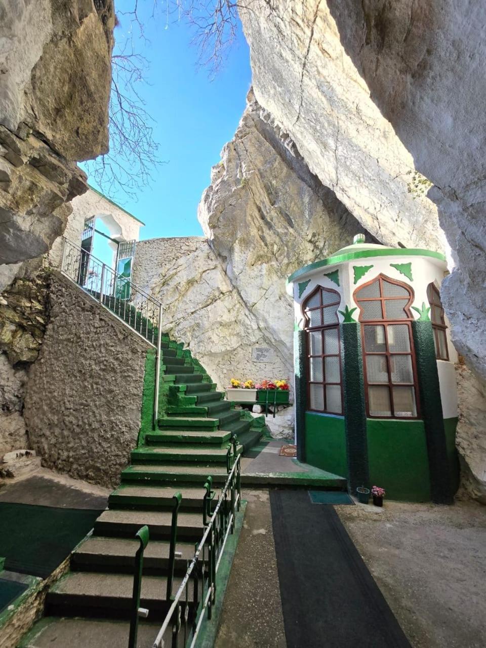 Villa Mefaja Kruje Exterior photo